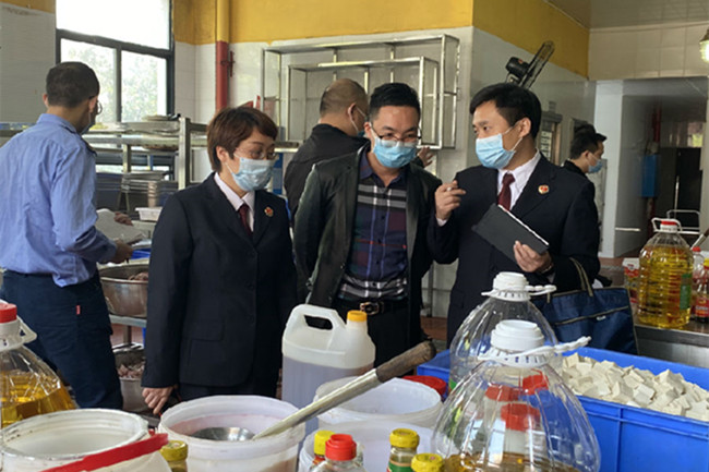 湖南株洲荷塘区：前往学校开展疫情期间校园食品安全专项监督行动